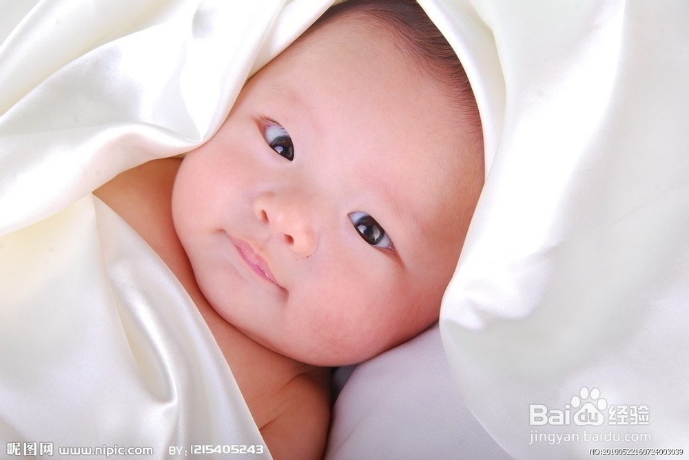 如何利用软尺来测量宝宝的身体？