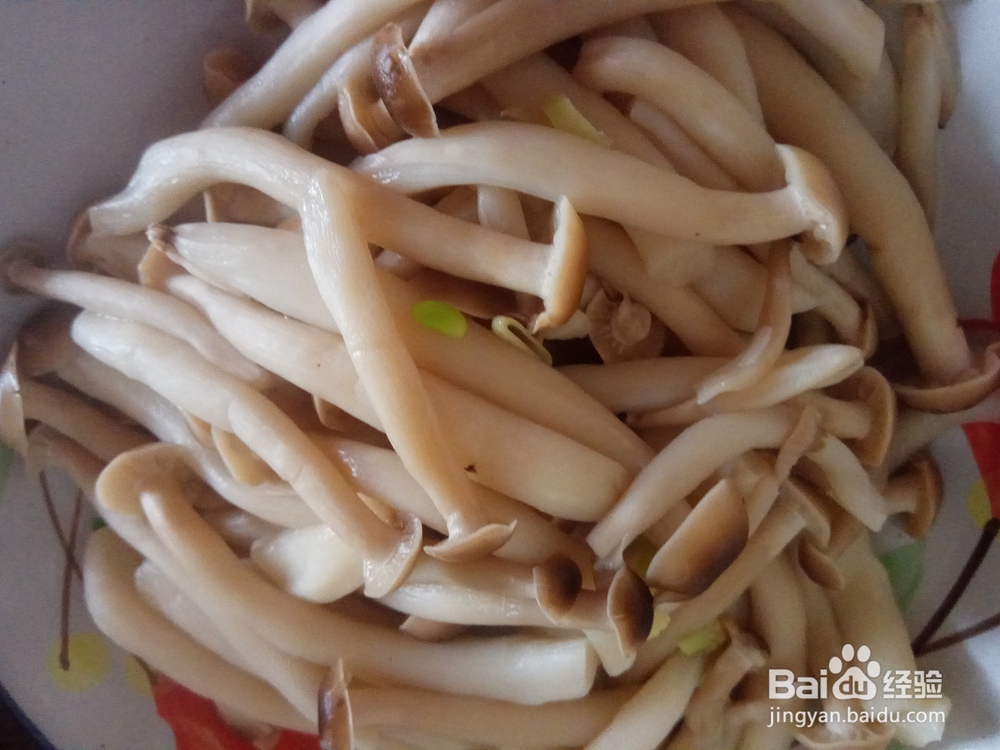 菜花蟹腿菇炒肉片的做法