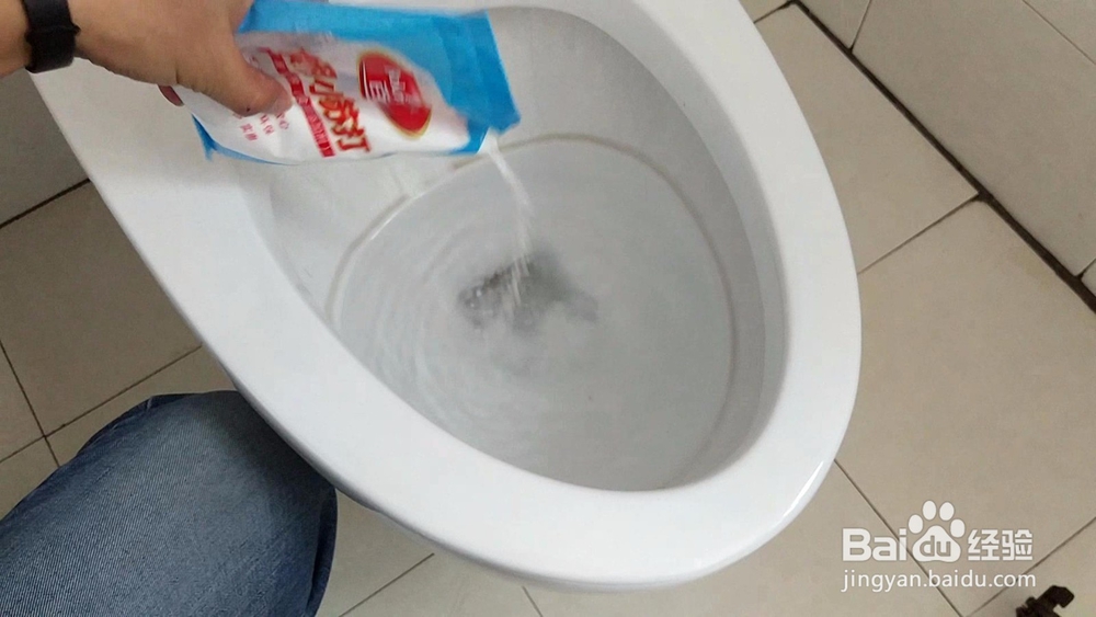 教你如何除去卫生间马桶上的水垢水锈和异味