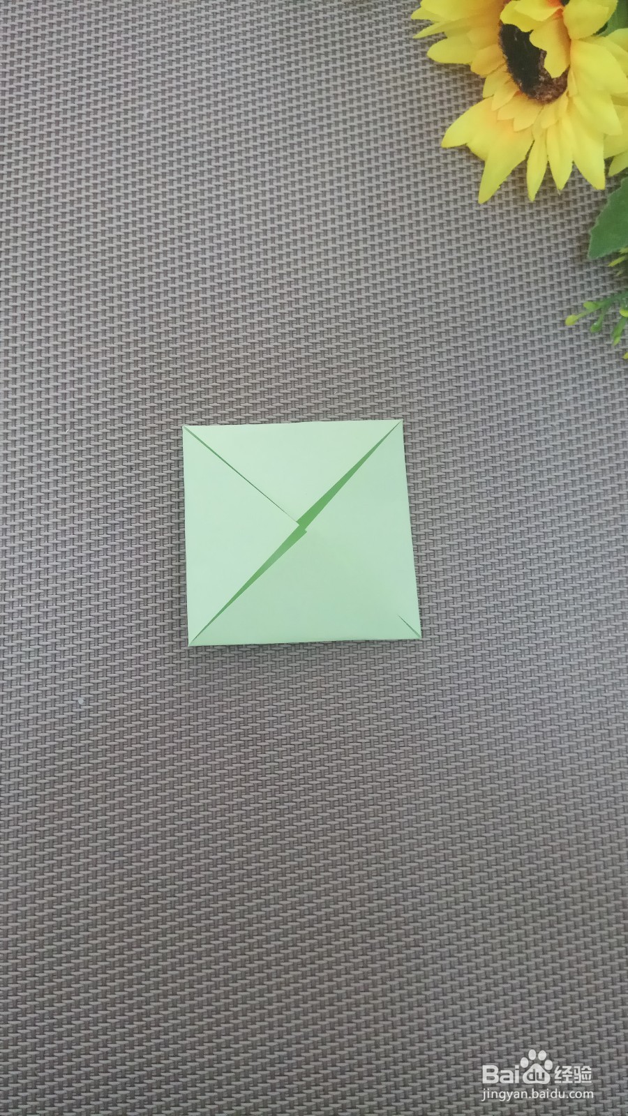 儿童折纸皇冠的做法