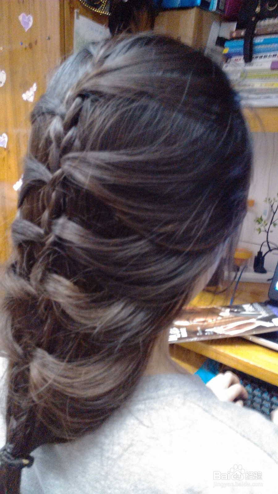 夏季发型扎法偏复古 韩式