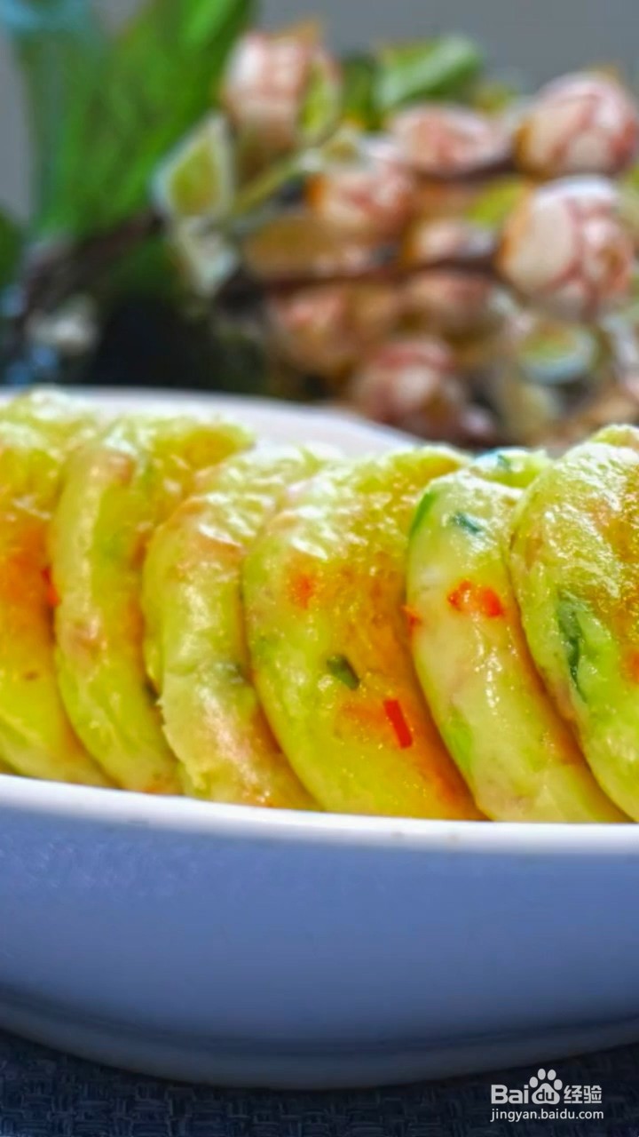 如何制作外酥里嫩的土豆饼?