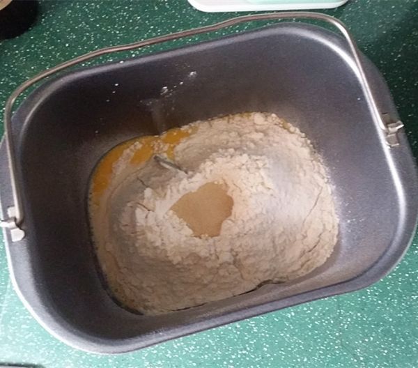 香蕉牛奶亚麻油籽面包