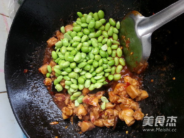 毛豆炒鸡腿肉