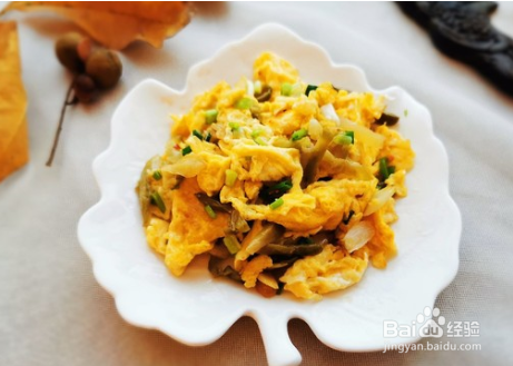 榨菜丝炒鸡蛋的做法