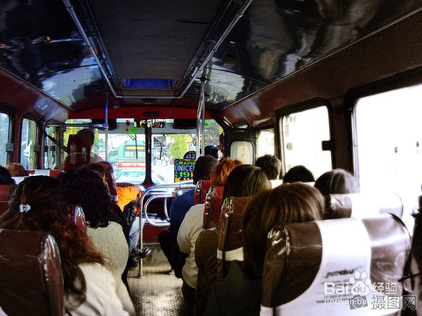 女生坐公交被猥亵怎么办