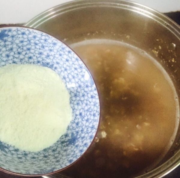 芒果牛奶芝麻燕麦粥