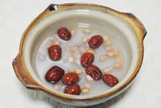 美味花生红枣粥的做法