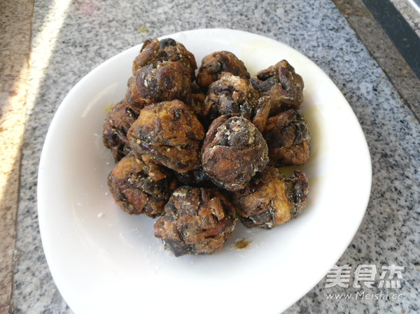 辣酱茄子球的做法