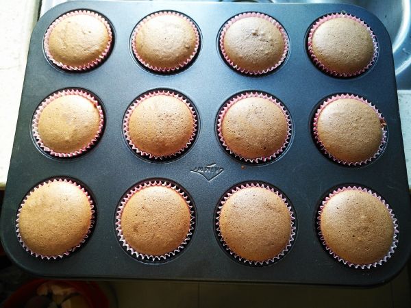 可可戚风纸杯蛋糕