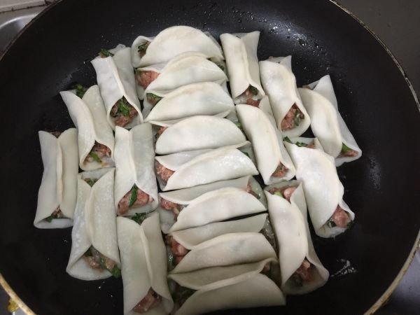 鲜虾韭菜肉锅贴