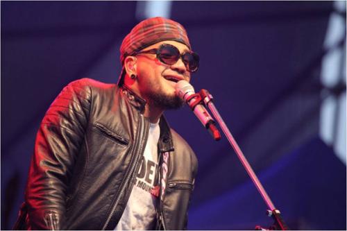 歌词 找歌名。当我放开你的手