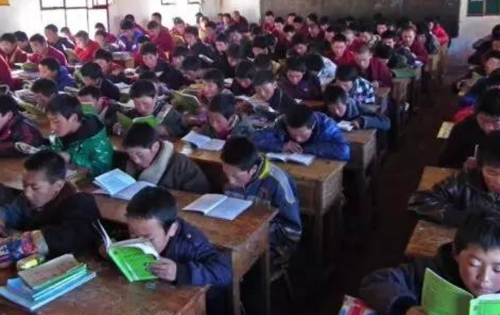 我想咨询一下安徽省小学中午必须在学校吃饭,学校统一订餐吗?是安徽省教育局规定吗