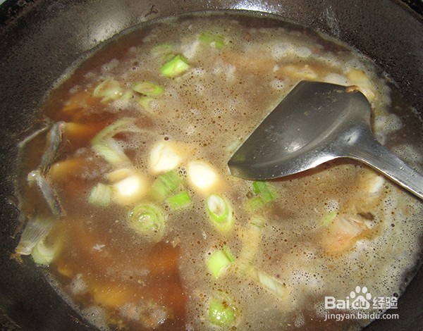 楞蹦鱼炖白菜豆腐的做法