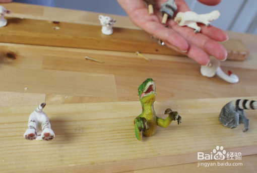 教你用宝宝玩具和小木块制作有趣的玄关挂钩