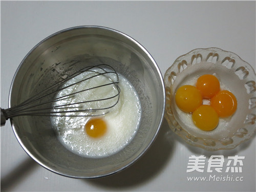 美丽的玫瑰花戚风蛋糕