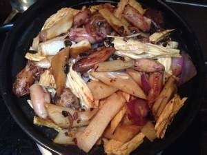 教你怎么做墨斗鱼腊肠花菇腐竹粉丝煲