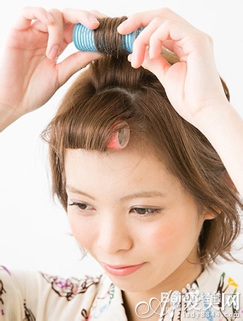 短发的的斜刘海怎么弄好看