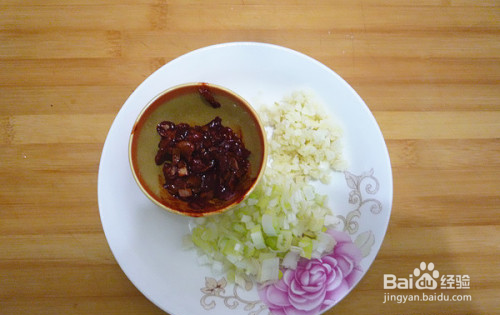 香辣手撕杏鲍菇的做法