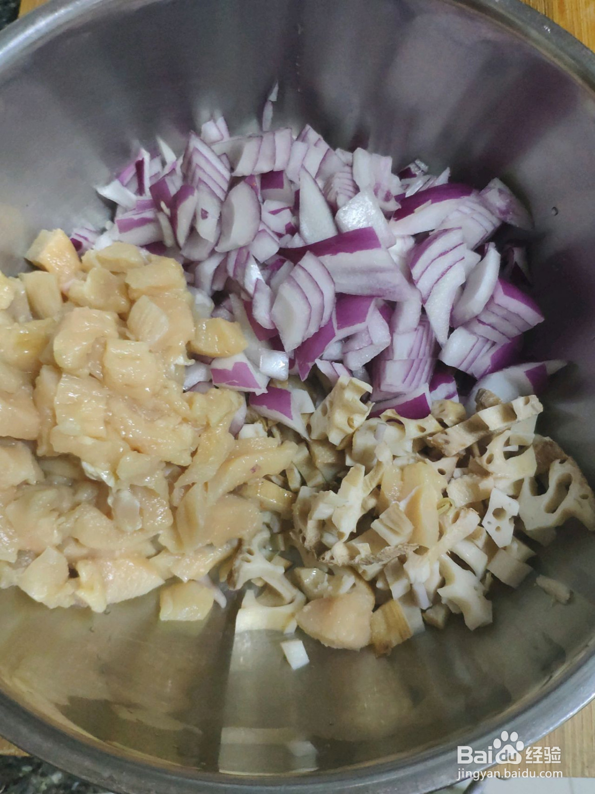 洋葱木耳鸡肉馅饺子的做法
