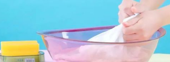 内裤上的黄渍怎么洗掉