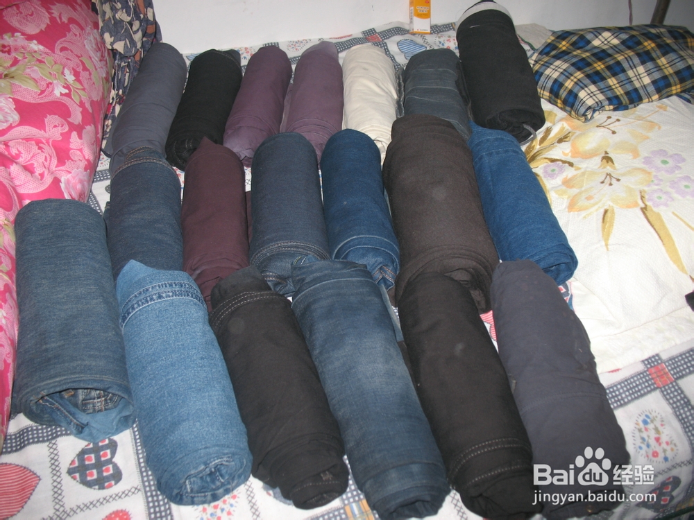 如何快速收纳裤子