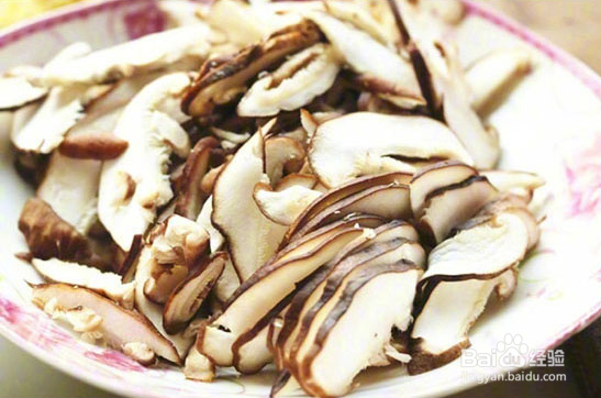 蘑菇芹菜鸡肉粥的做法