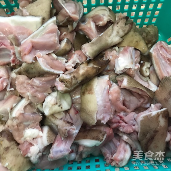 干煸乳猪肉的做法