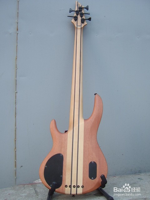 四弦贝斯怎么降调