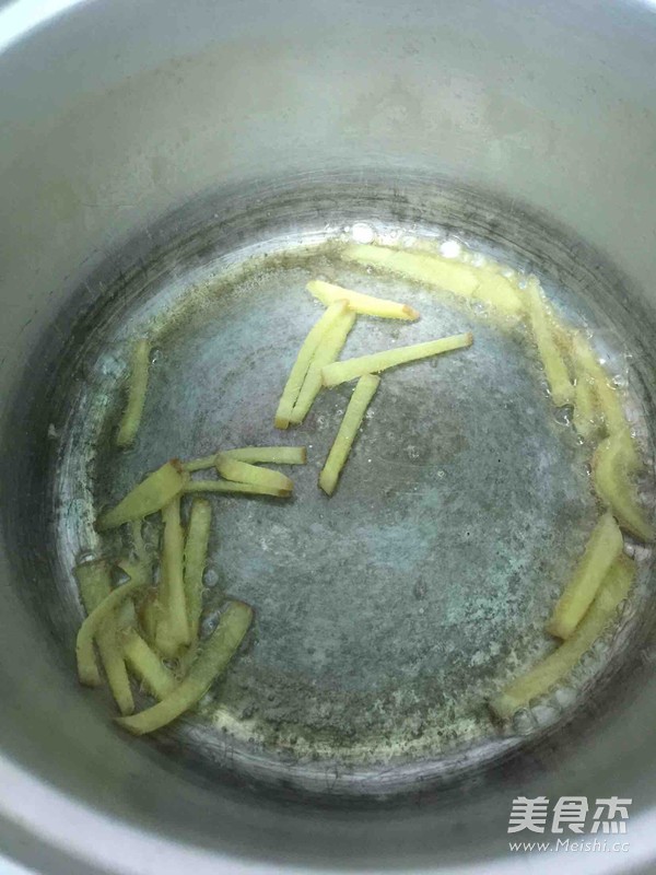 香菇土豆腊肠煲饭