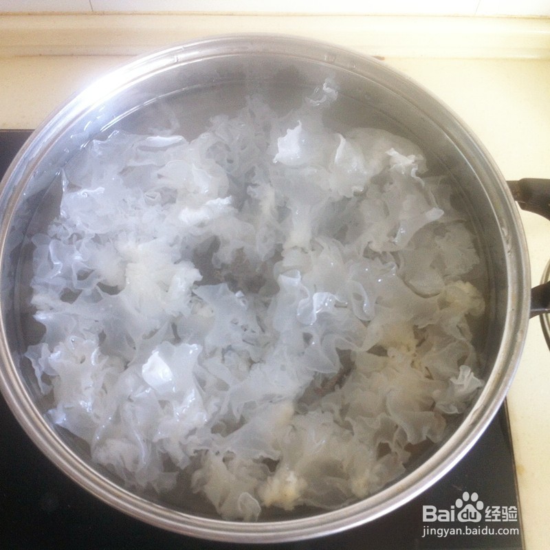 如何制作银耳南瓜汤