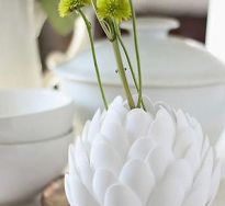 一次性勺子废物利用 自制莲花花瓶的方法图解