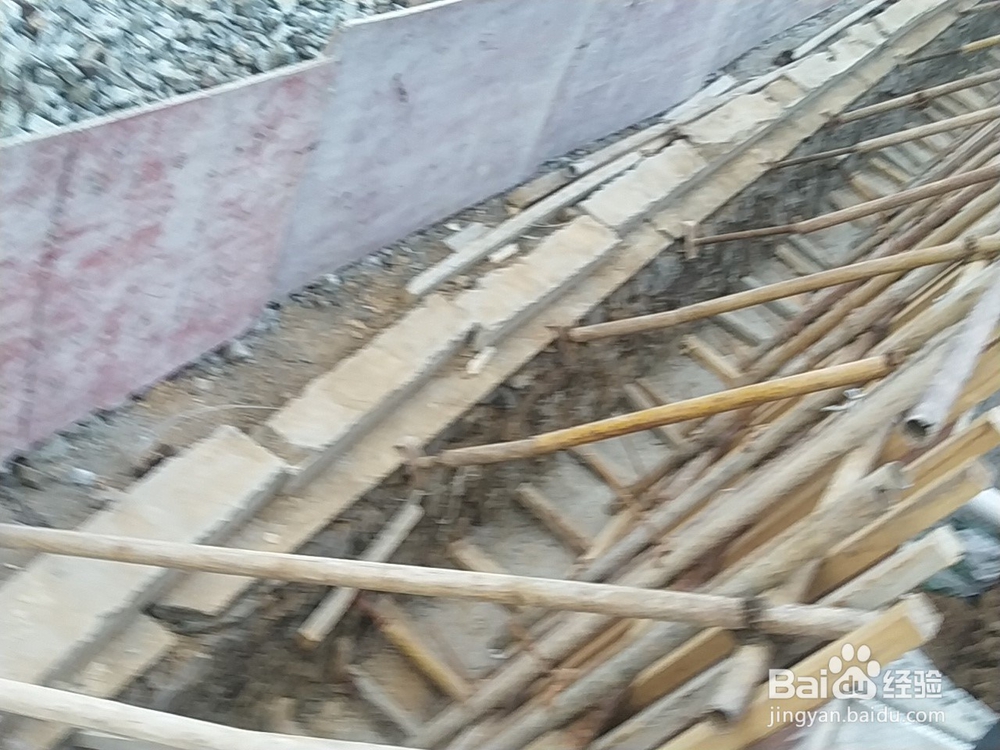 混凝土浇筑过程中离析的防治对策要点有哪些？