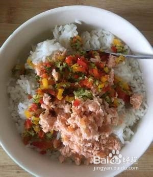 五彩缤纷三文鱼饭团