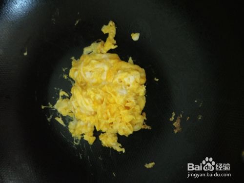 如何做青椒炒鸡蛋。