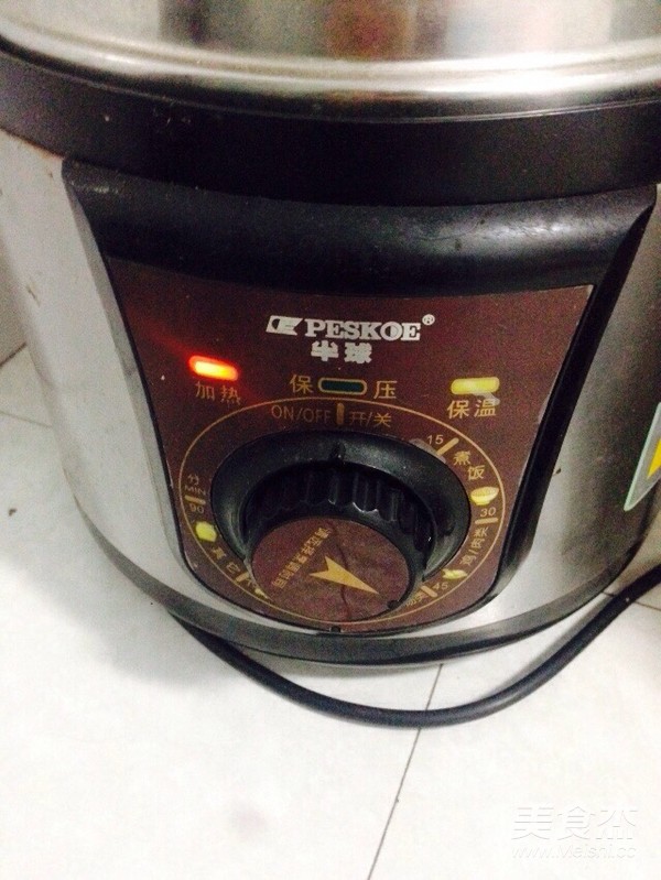 香蕉百合红枣银耳汤