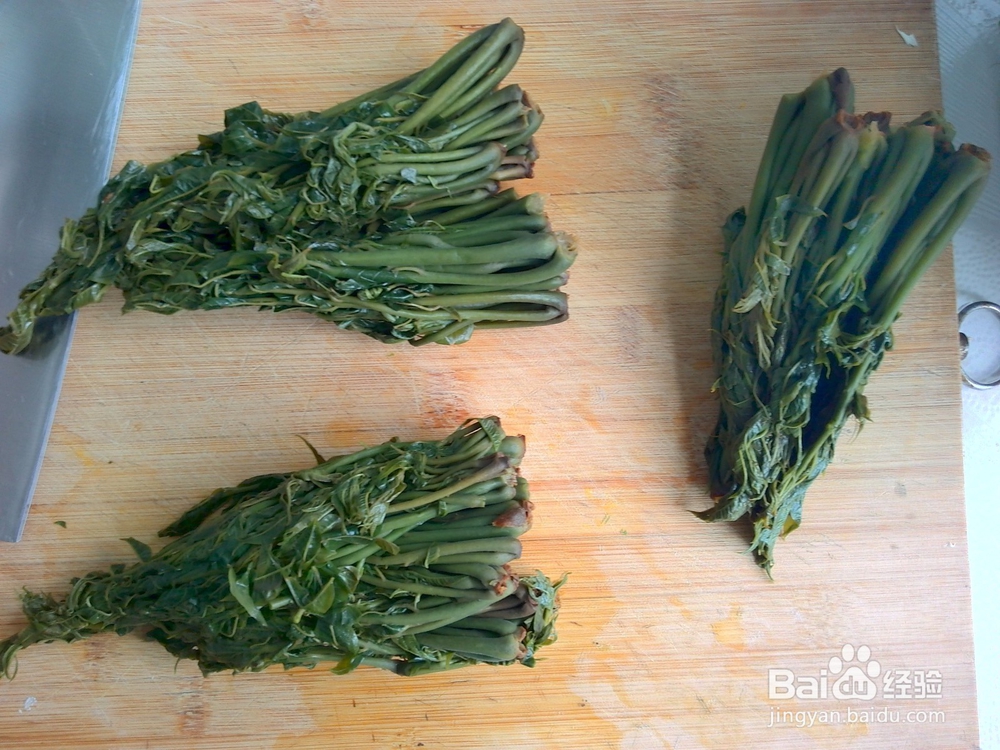 如何做家常的香椿芽炒鸡蛋