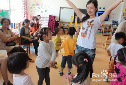 怎样应对宝宝害怕去幼儿园。