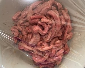 教你制作美味的茶树菇炒牛肉