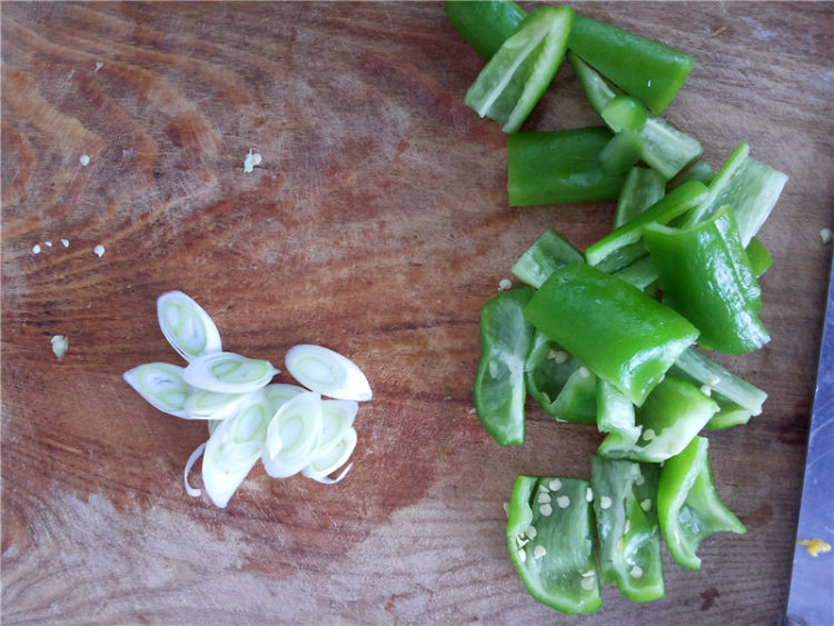 想吃素炒南瓜？轻轻松松就能学会