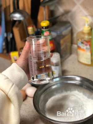 会连续吃八个的萝卜馅饼