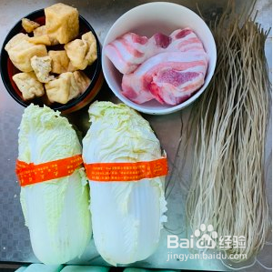白菜炖粉条加豆腐泡老公最爱吃的