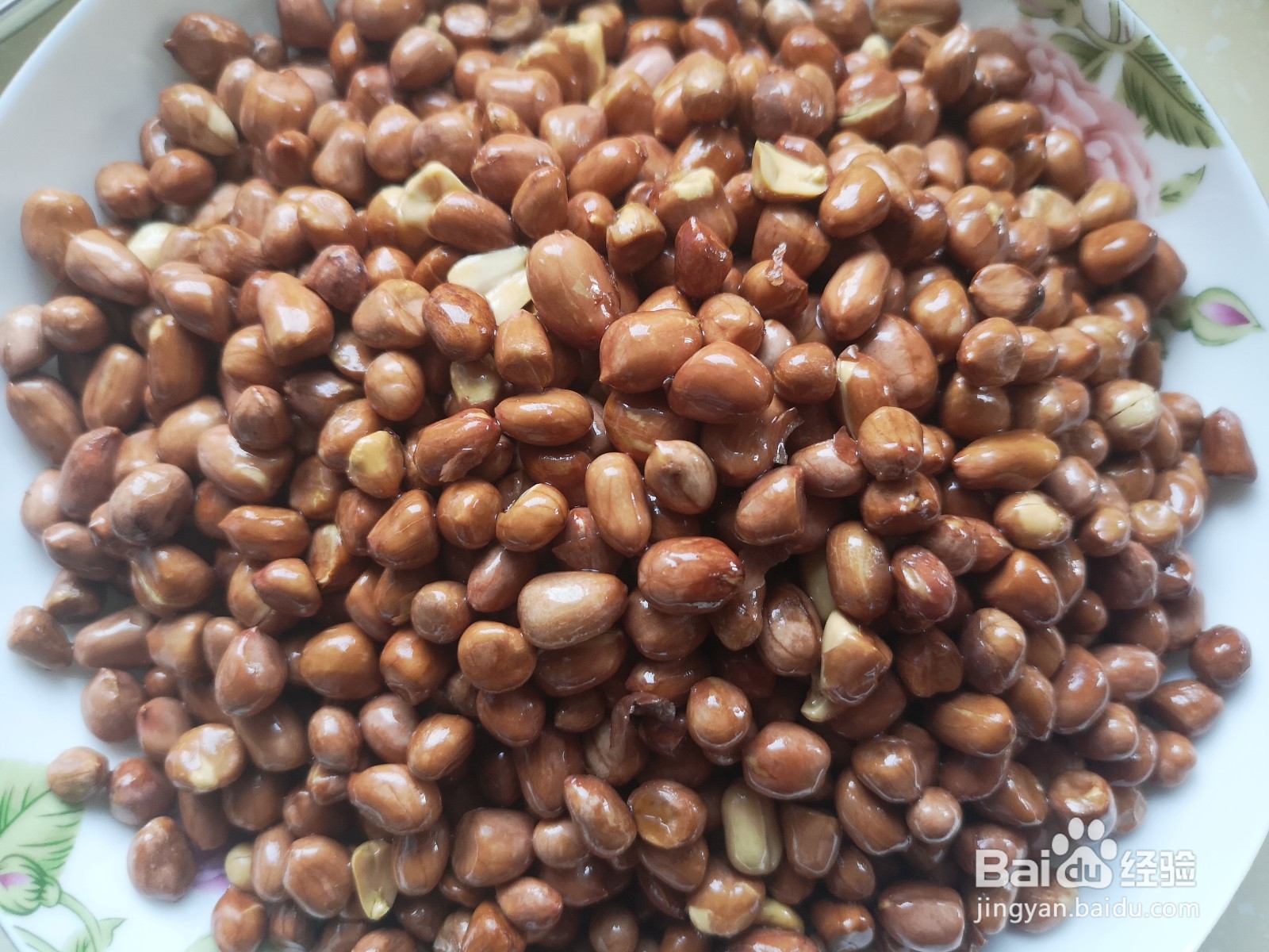 如何自己动手素炒花生米