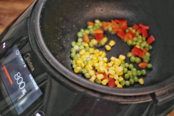 柠檬菠萝虾仁炒饭