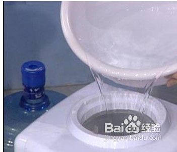 如何清理饮水机