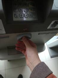 银行自助终端的使用方法