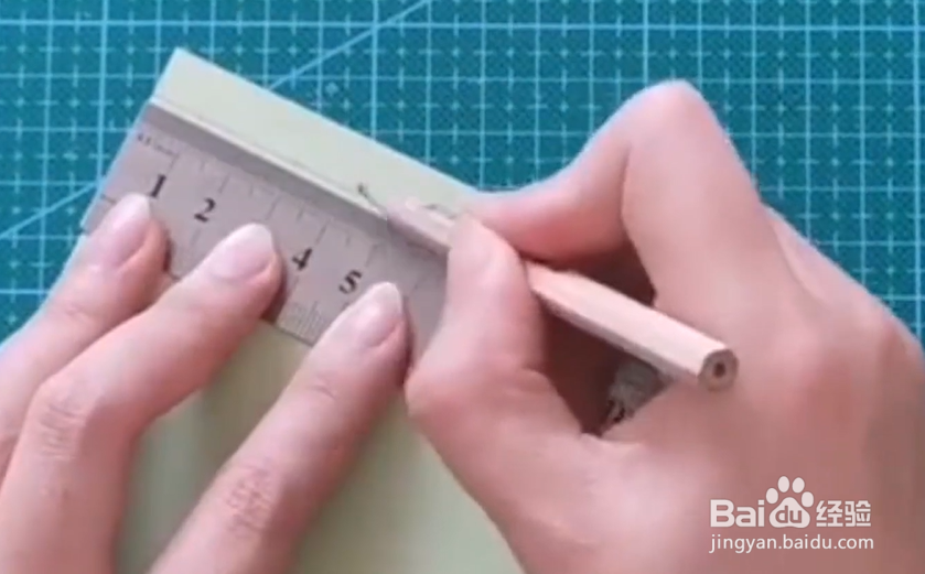 如何制作会走的毛毛虫