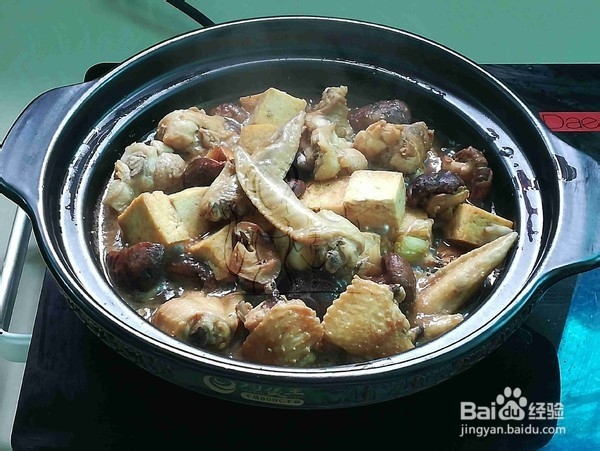 家常菜香菇豆腐焖鸡翅