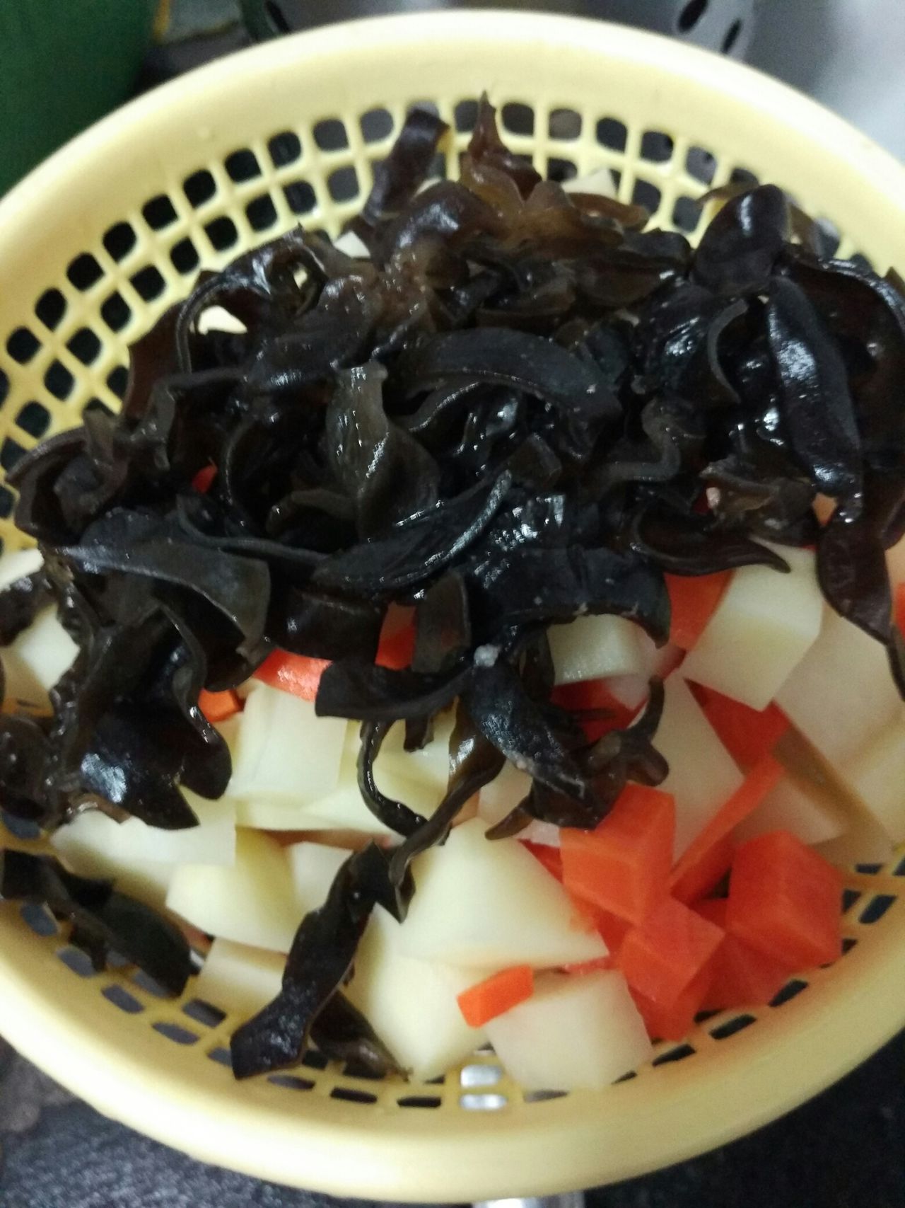 好吃的咖喱土豆焖饭的做法，咬下去满满的的都是幸福