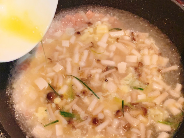鸡蛋菌菇豆腐汤